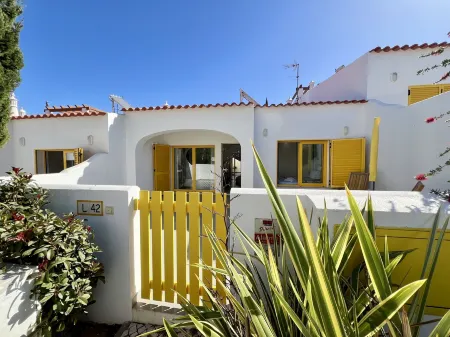 Vilamoura Club Villa 2 With Pool by Homing Отели в г. Сан-Себаштиан