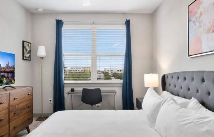 Modern 1Br King Suite Close to Downtown w Fast Wifi