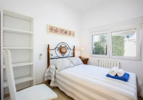 Private Pool, Garden, Barbecue and Beach Nearby - Mountain view