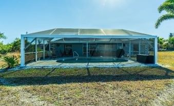 "canal Dreams" 3 Br2 Ba Pool Home On The Canal