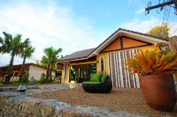 Pimtara Beach Resort Hotel a Distretto di Klaeng