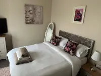 2 Bed Flat - Sleeps 4 Antrim Town Centre