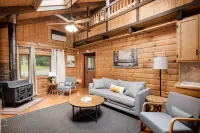 Cozy Retreat - Hot Tub, Firepit, Grill, Lake Access Hotels in Morgan County
