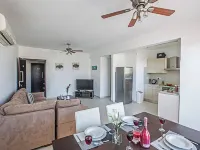 Apt. Faye, Beautiful 2Bdr Pernera Apartment