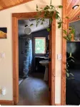 Pet friendly studio apartment in the woods near charming White Salmon