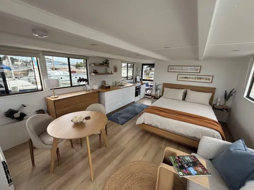 Piccolina Floating Accomodation