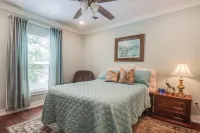 Relax & Golf - Oakview Condo II at Diamondhead - cozy, new. Walk to the Club