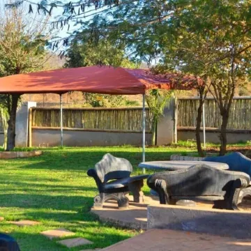 1 Oak Lodge