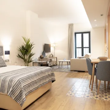 NQn Aparts & Suites Sevilla Отели рядом с достопримечательностью «Старый город»