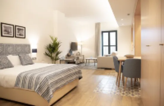 NQn Aparts & Suites Sevilla