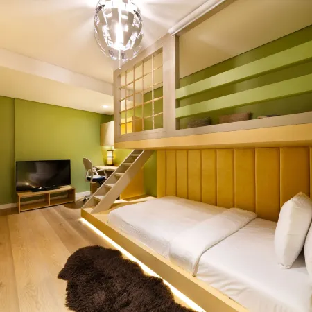 Maison Privee - Stunning 3-Floor Villa with Kids Room & Rooftop Terrace over Dubai Marina