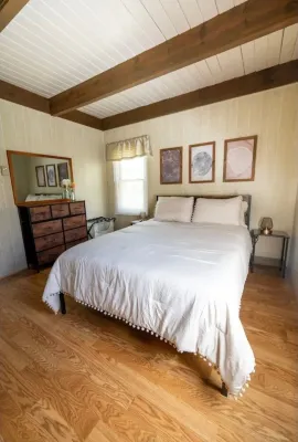 "18 Seasons" Seconds to Blue Ridge Parkway, & Mabry Mill. Game room w/Bar Hotel dekat DeHart Park