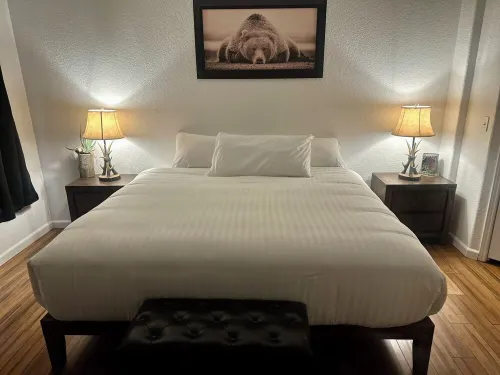 Hot tub 3miles from Cripple Creek Secluded pet friendly Hotels in Teller County