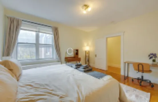 65inTV:Free Parking:Longwood:King Bed:Full Kitchen