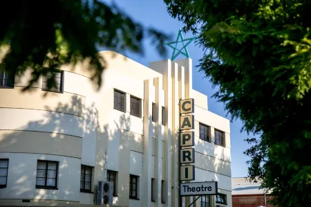 Grow at Goodwood Отели в г. Mitcham