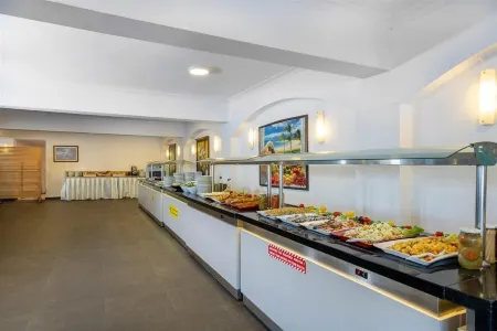 Club Bellamare  Beach Отели в г. Adakoy Mahallesi