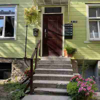 Exquisite 1Br/Ba Apt w/Free Parking in City Center Hotel Exterior