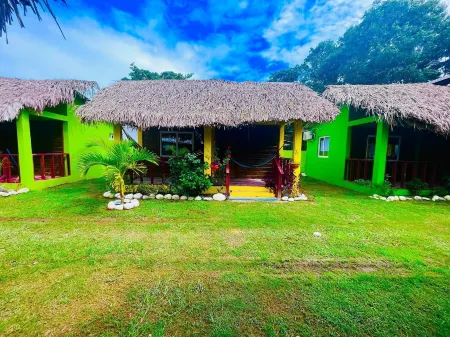 Hotel Vista Al Cayo Отели в г. Салитран