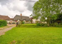 Old Thatch Bambers Green Hotels in Dunmow