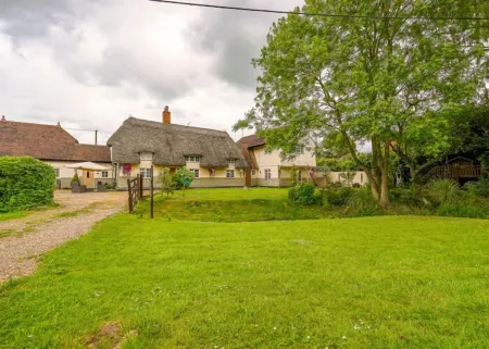 Old Thatch Bambers Green Отели в г. Dunmow