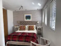 1 Bed Guesthouse - Chiltern/Met Lines Pied à Terre with Outside Seating Area