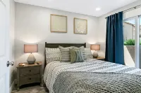 Newly Remodeled Condo - 2 Person Jetted Tub/Shower, Pools, Hot Tubs, Pickleball