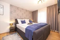 Luxx Home BC, Zentral - für 4 Personen-balkon-parken-voll Ausgestattete Küche