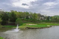 Holiday Villa Near Sdc, Lake, Fish Hatchery, Plus Ledgestone Golf Course on Site Hotels in Ruth C Township