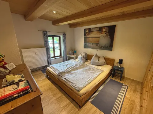 Romantic country house with thatched roof and park-like garden + free laundry package.
