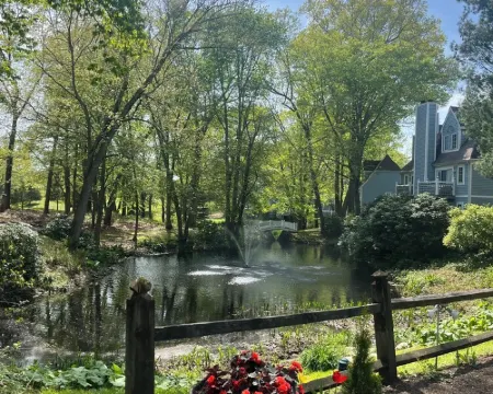 Cozy newly renovated condo, in Norwich, CT. 3 mins from Mohegan Sun Casino. 諾威奇酒店