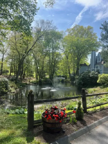 Cozy newly renovated condo, in Norwich, CT. 3 mins from Mohegan Sun Casino.  호텔