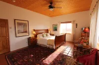 Stella Luna - in the Lap of Taos Mountain! Hotels in Arroyo Seco
