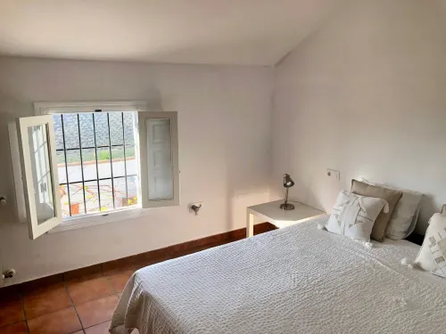 Villa 230m2, 4 modern bathrooms, swimming pool, 80km view, 3 terraces, heating. central Hotels in Iznajar