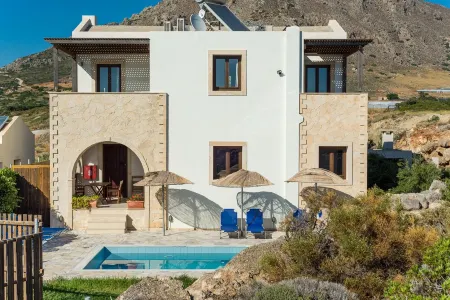 Aeolus villa with private pool, stunning sea views,  beach in 5min, Wifi Отели в г. Makris Gialos