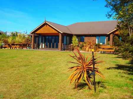 Lakefront House - overlooking Lake Hawea