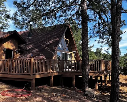 Beautiful cabin, stunning view, spacious deck. Price includes cleaning fee, etc. Hotels in Pine