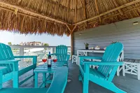 Luxury Modern Villa-Pool, Ocean View Deck, In/Outdoor Kitchen, 5min to the beach