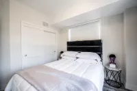 *Sunshine x Falls Pristine Stacked Town + Parking