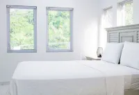 Charming 1-bedroom apartment with WiFi, AC in brilliant Osbourn-Fitches Creek Hotels in 