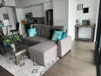 Modern Luxury 2 bed sleeps 5 wifi laundry king bed