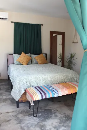 Transhi by Cunuc'i Cristi, we are completely off-the-grid, ground with nature!