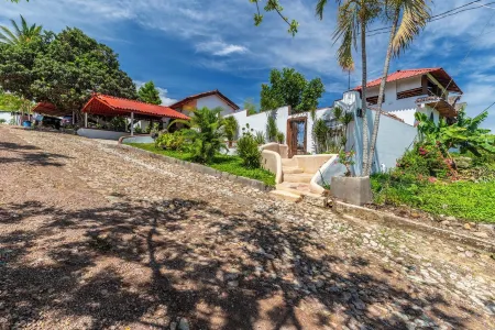 Buen Tiempo Guayabitos    4 a 18 personas