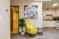 Stunning & Stylish Downtown Studio - Highland Park
