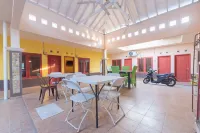Urbanview Hotel Sany Cirebon Hotels in Kejaksan