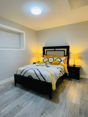 Stylish, clean&cozy new 2 bedroom guest suite