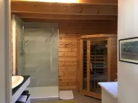 Chalet des Isles around the Golf course Hotels in Saint-Jean-de-la-Riviere