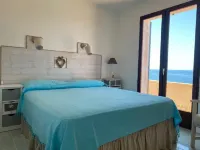 WONDERFUL VILLA ON THE SEA 8/10 PEOPLE