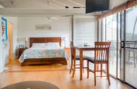 Beautiful top floor condo w/ amazing view of Papohaku Beach