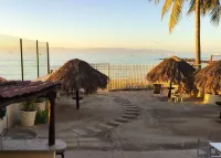 Beachfront condo - steps to sand and surf