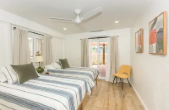 2 Bedroom 2 Bathroom in West Bay Village Roatan on the Beach